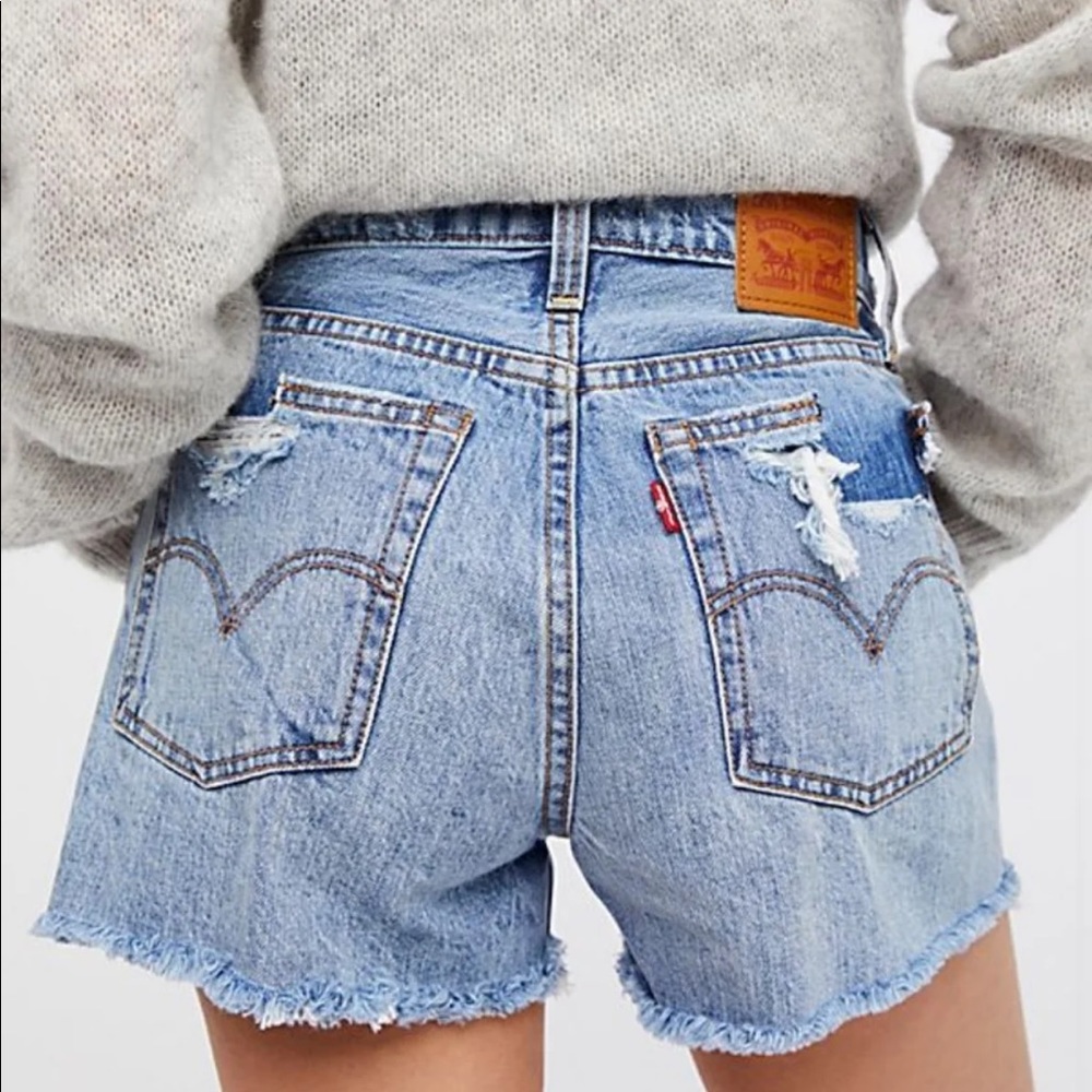 Levi’s High Rise Wedgie Shorts
